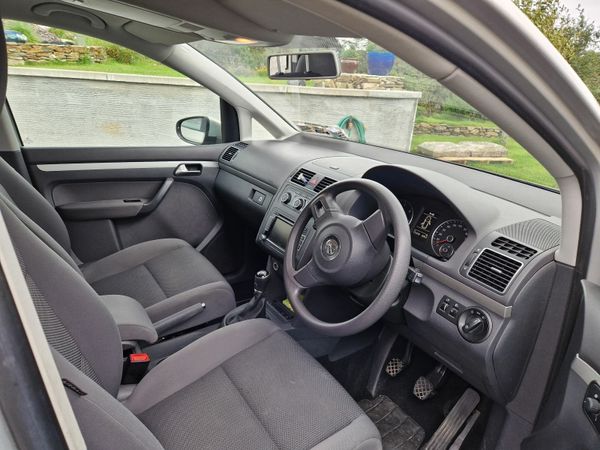 Volkswagen Touran MPV, Diesel, 2014, Silver