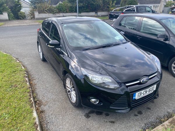 Ford Focus Hatchback, Petrol, 2013, Black