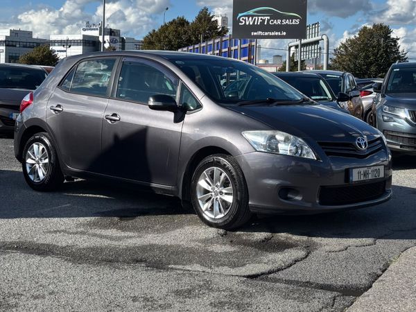 Toyota Auris Hatchback, Petrol, 2011, Grey