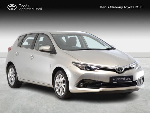 Toyota Auris Hatchback, Petrol, 2017, Silver