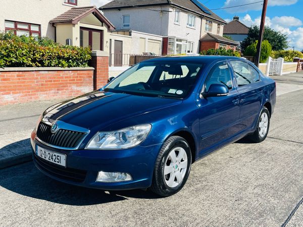 Skoda Octavia Saloon, Diesel, 2012, Blue