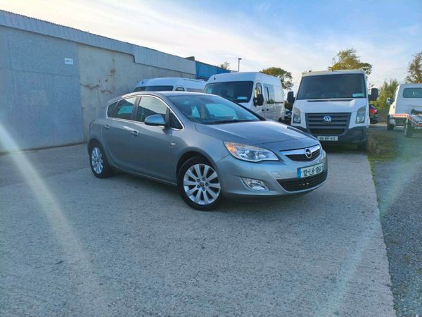 Opel Astra MPV, Diesel, 2012, Silver