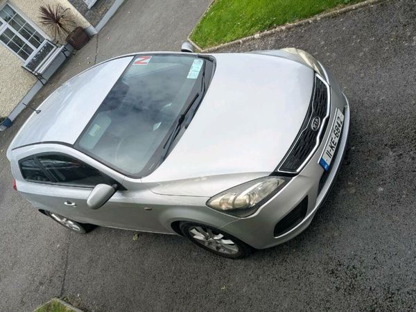 Kia Ceed Hatchback, Diesel, 2011, Silver