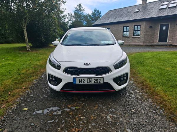 Kia Ceed Hatchback, Petrol, 2014, White