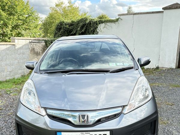 Honda Fit Hatchback, Petrol Hybrid, 2013, White