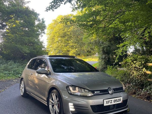 Volkswagen Golf Hatchback, Diesel, 2015, Silver