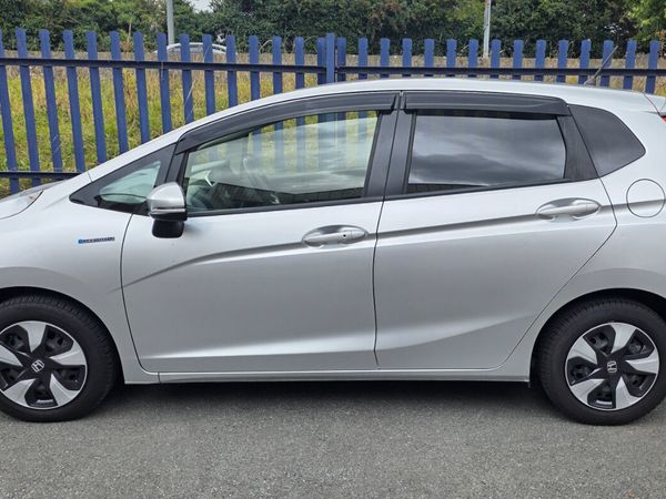 Honda Fit Hatchback, Petrol Hybrid, 2017, Silver