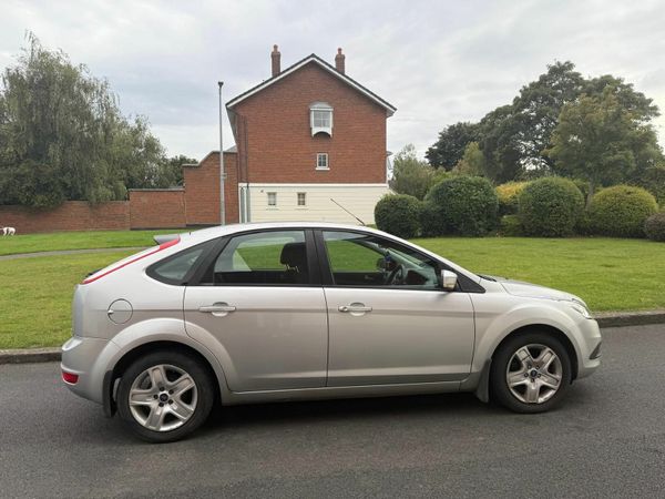 Ford Focus Hatchback, Diesel, 2010, Silver