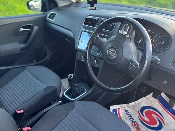 Volkswagen Polo Hatchback, Petrol, 2012, Black