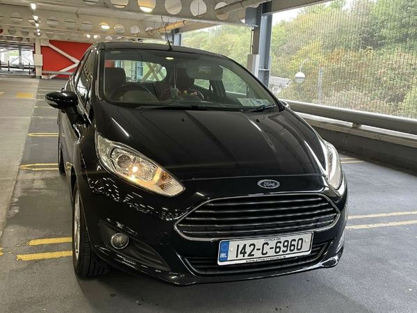 Ford Fiesta Hatchback, Petrol, 2014, Black