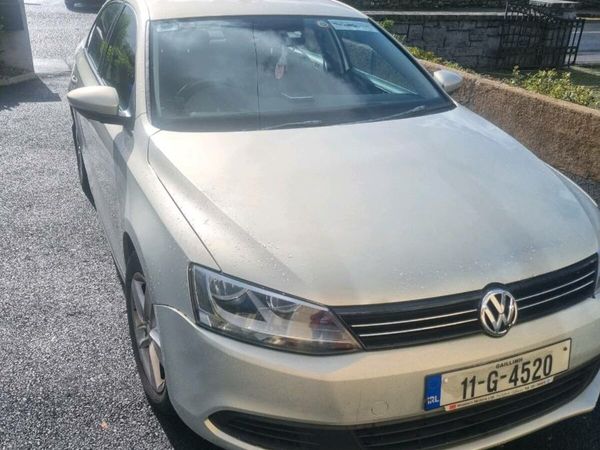 Volkswagen Jetta Saloon, Diesel, 2011, Silver