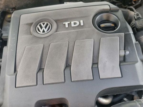 Volkswagen Jetta Saloon, Diesel, 2011, Silver