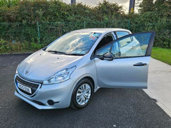 Peugeot 208 Hatchback, Petrol, 2014, Grey