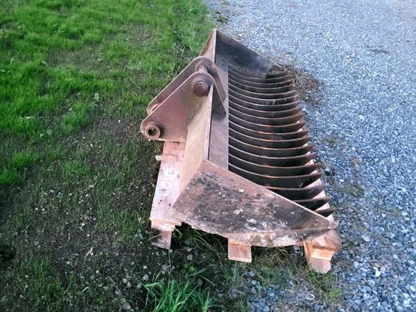 JCB 3cx Scott Lawn Rake for sale in Co. Wicklow for €650 on DoneDeal