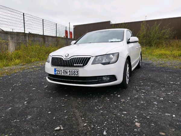 Skoda Superb Hatchback, Diesel, 2015, White