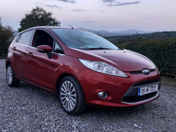 Ford Fiesta Hatchback, Diesel, 2009, Red