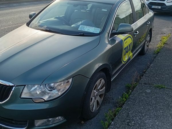 Skoda Superb Saloon, Diesel, 2012, Green