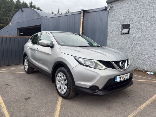 Nissan Qashqai Hatchback, Petrol, 2014, Silver