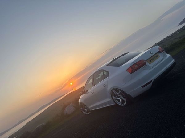 Volkswagen Jetta Saloon, Diesel, 2012, White
