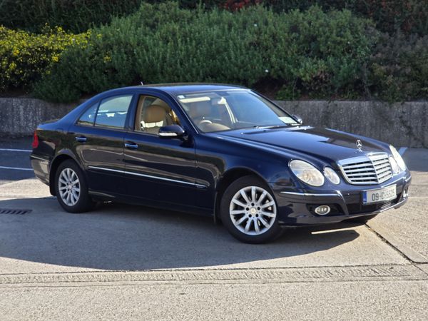 Mercedes-Benz E-Class Saloon, Petrol, 2009, Blue