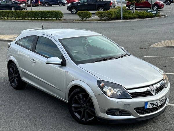 Vauxhall Astra Hatchback, Petrol, 2009, Silver