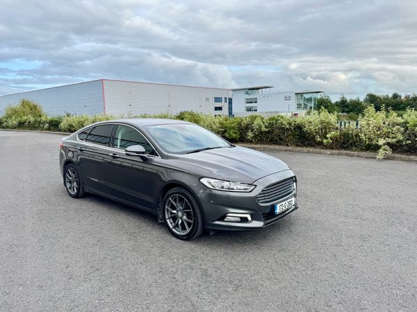 Ford Mondeo Hatchback, Diesel, 2017, Grey