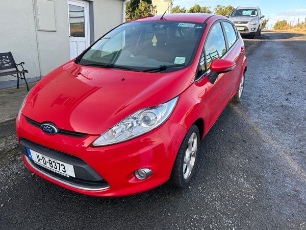 Ford Fiesta Hatchback, Petrol, 2011, Red