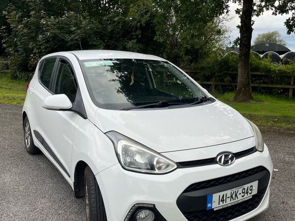 Hyundai i10 Hatchback, Petrol, 2014, White