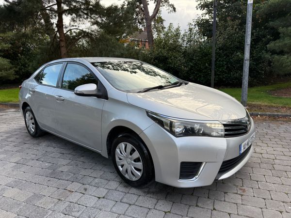 Toyota Corolla Saloon, Diesel, 2014, Silver