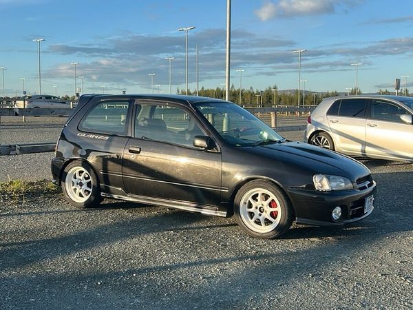 Toyota Starlet Hatchback, Petrol, 1998, Black
