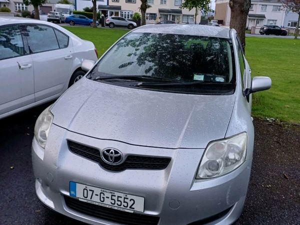 Toyota Auris Hatchback, Diesel, 2007, Silver