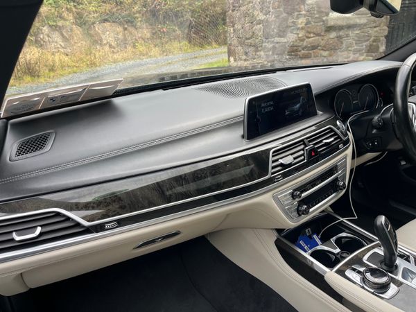 BMW 7-Series Saloon, Petrol Plug-in Hybrid, 2017, Grey