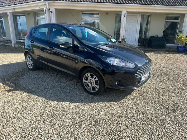 Ford Fiesta Hatchback, Petrol, 2015, Black