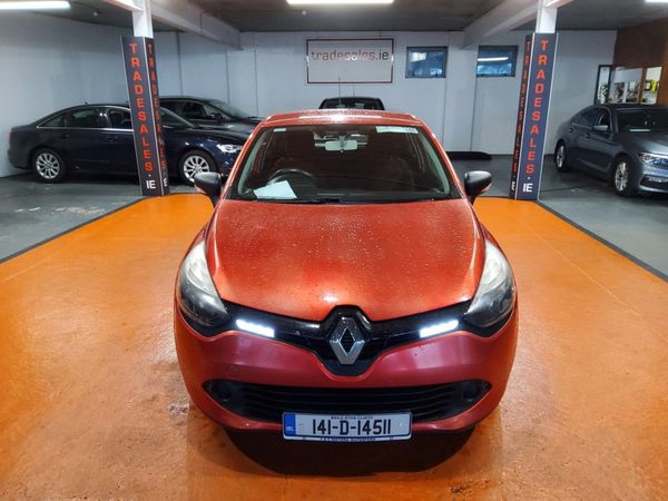 Renault Clio Hatchback, Petrol, 2014, Red