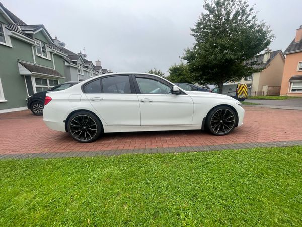 BMW 3-Series Saloon, Diesel, 2012, White