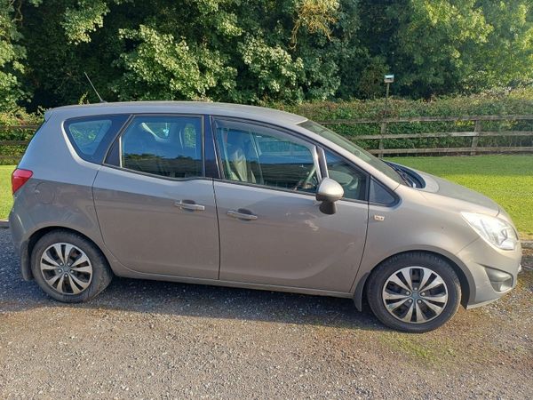 Vauxhall Meriva MPV, Diesel, 2011, Brown