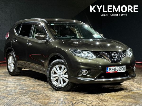 Nissan X-Trail Estate, Petrol, 2016, Green