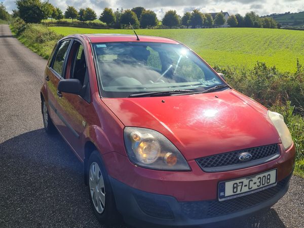 Ford Fiesta Hatchback, Petrol, 2007, Red