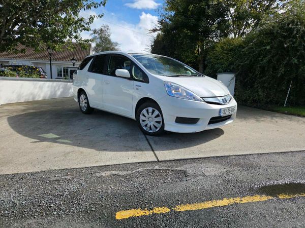Honda Shuttle Estate, Petrol Hybrid, 2013, White