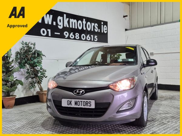 Hyundai i20 Hatchback, Petrol, 2013, Grey
