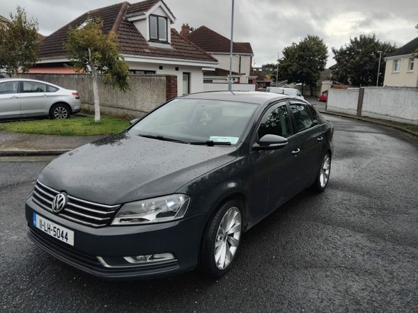 Volkswagen Passat Saloon, Diesel, 2011, Grey