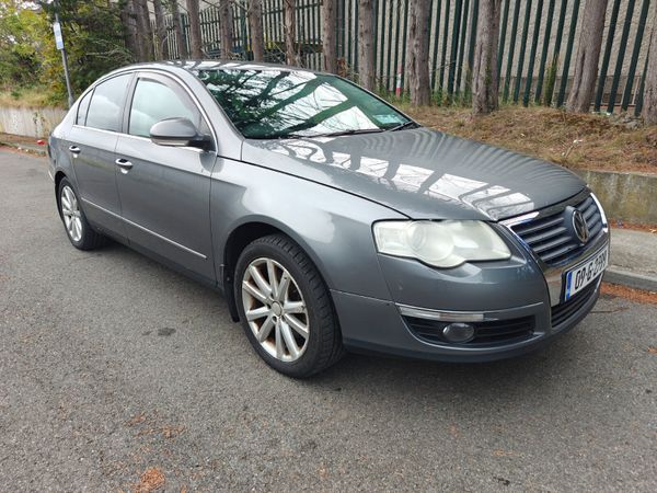 Volkswagen Passat Saloon, Diesel, 2009, Grey