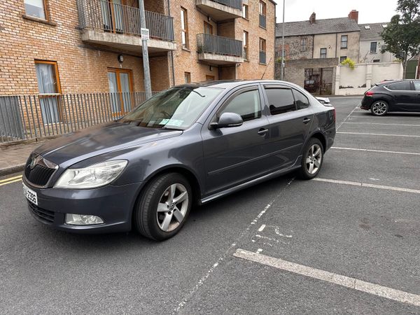 Skoda Octavia Hatchback, Diesel, 2010, Grey