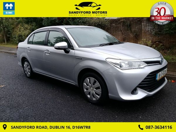 Toyota Corolla Saloon, Petrol Hybrid, 2016, Silver