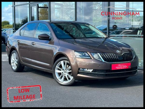 Skoda Octavia Hatchback, Diesel, 2019, Brown