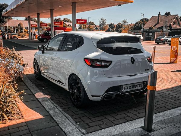 Renault Clio Hatchback, Petrol, 2016, White