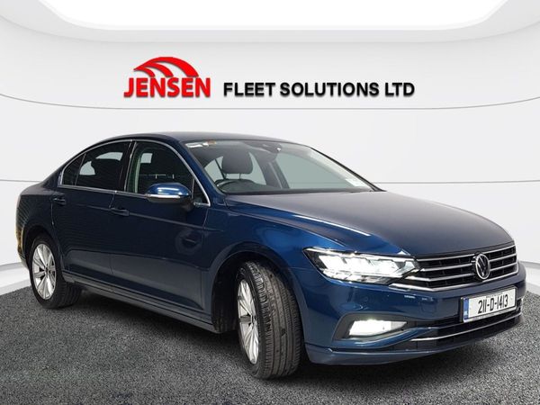 Volkswagen Passat Saloon, Diesel, 2021, Blue