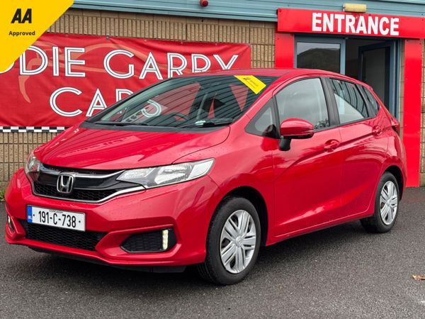 Honda Jazz Hatchback, Petrol, 2019, Red