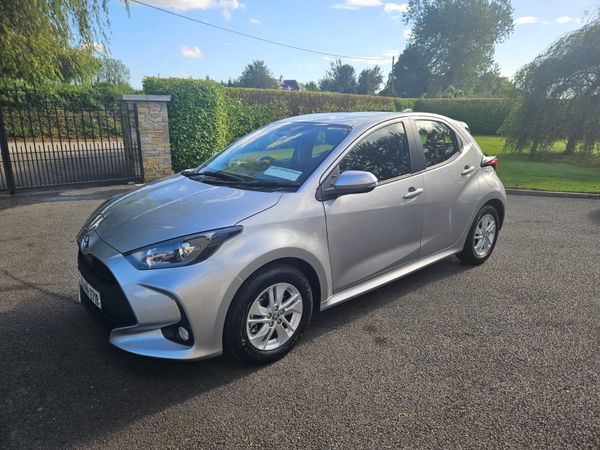 Toyota Yaris Hatchback, Petrol Hybrid, 2025, Grey