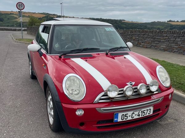 Mini Cooper Hatchback, Petrol, 2005, Red